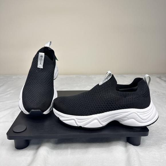 Gaiam Slip On Jogger‎ Running Yoga Shoes Women's 6 Black AP00400W NWOB - Picture 1 of 6